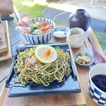 Gurambisutatsunoshima - 瓦そばと海鮮丼の満足セット