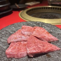 和牛とタン 焼肉 とみ 新橋本店 - 
