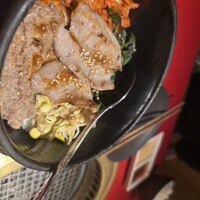 和牛とタン 焼肉 とみ 新橋本店 - 