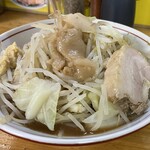 豚の神様 - ラーメン(野菜中,アブラ中,生姜)