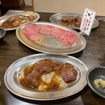 Taishuu Horumon Yakiniku Kemuriki - 