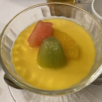 東天閣 神戸本店 - マンゴーのデザート