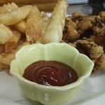駅前屋 - ポテカラ（ポテトフライ＋鳥の唐揚げ）　450円　つまみに最適