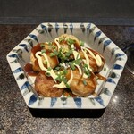 バー エグザゴーヌ - R5.9  チャージつまみはたこ焼きでした。