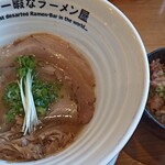 世界一暇なラーメン屋 - ゴールドと豚丼。おいしゅうございました