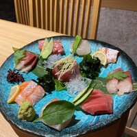 和食 いぶり別邸 新橋店 - 刺身5点盛り¥2,500