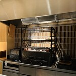 日本料理FUJI - 遠火、近火を素材によって使い分ける焼き台