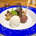 シカゴ - ●デザート
      栗のタルトと巨峰のコンポート
      ジェラートを添えて