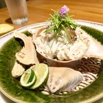 シカゴ - ●ポワソン（魚介のメイン）
      ワタリガニと松茸　酢橘を添えて
      塩バルサミコの三杯酢
      渡り蟹の味噌と蛤の出汁を煮詰めてマヨネーズで伸ばしたソース