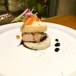 シカゴ - ●前菜3
      フォアグラのポワレ　桃をのせて
      バルサミコソースで