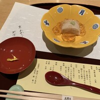 京料理・鰻 美濃吉 阪急うめだ本店 - ■先付 胡麻豆腐　山葵