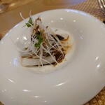 Al-che-cciano - ランチショートコースの前菜②鯖と大根、白髪ネギとパクチーをバルサミコ酢で和えたもの。
