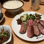 牛たん炭焼　利久 - 牛たん極定食（4枚8切れ）　3,810円