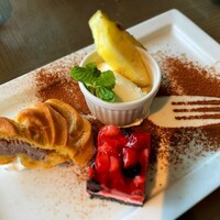 COLONIAL BEACH 横浜ハンマーヘッド - 