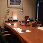 ともえ寿司 - カウンター席