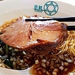 楽観 - 肉厚チャーシュー。