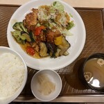 ガスト - 彩野菜の黒酢から揚げ膳　750円