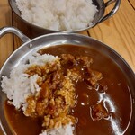 伝説のステーキ屋 - カレーと白米