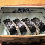 茶六別館 - 夜食（ちりめんじゃこご飯のたくあん巻き）