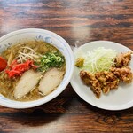 北京楼 - りくセット(生姜ラーメン＆唐揚げ４ヶ)