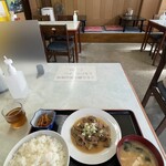 Minato Shiyokudou - モツ煮込み定食1070円ご飯大盛り