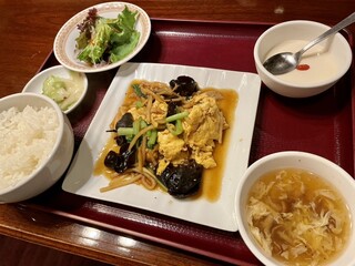 チャイナRai 中国料理 - Aランチ　玉子とキクラゲの炒め