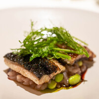 レストラン オオツ - 2023.9 那珂川産天然うなぎ白焼き＆赤ワインタレ焼き 赤ワインリゾット 枝豆 からし水菜