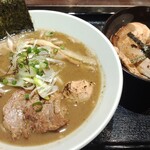 千極煮干 - 中濃煮干とチャーシュー丼