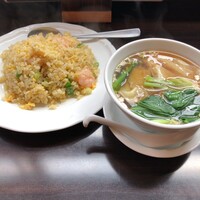 梅蘭 御茶ノ水ワテラス店 - 海老炒飯　ワンタンスープ(小)