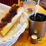 Komeda Kohi Ten - アイスコーヒー460円 1杯は無料 山食パン 小倉あん