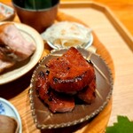 炭火割烹 白坂 - 八寸「金時豚の焼豚」