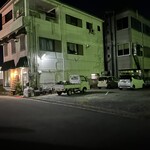 梨花 - 店舗東側に駐車場有❗️