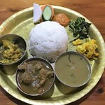 ベトガト - タリーセット（品数の多いダルバート（ネパール定食））