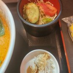 オーパスワン - 担担麺セットのサラダと鶏のゴマだれ