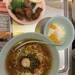 ダパイダン105 - 担仔麺、ルーロー飯、杏仁豆腐