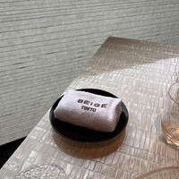 ベージュ アラン・デュカス 東京 - 