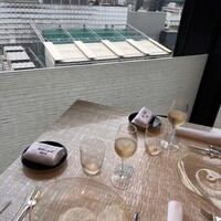 ベージュ アラン・デュカス 東京 - 