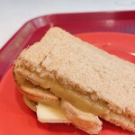 Ya Kun Kaya Toast - ジャムがとろり、トーストは薄いです