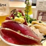 梅丘寿司の美登利 - 先ずは鰹タタキと北寄貝を　つまみは大味