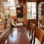 Ton Suteki Kafe Ba Ruboku - 店内