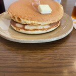 喫茶　アカリマチ - 自家製ホットケーキ（側面）