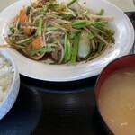 江別ホルモン食堂 - 豚レバニラ炒め定食600円　すごいボリューム！！