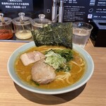 横浜家系ラーメン 友喜家 - 料理写真: