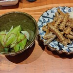 鰻と焼き鳥 つね吉 - セロリ浅漬けに骨せんべい