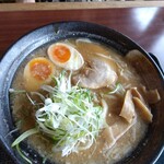 wafuuresutorammarumatsu - 「辛味噌ラーメン」着丼＼(^o^)／　「辛味噌」は別皿添えなので「辛味」苦手な方は、溶かさずにそのまま「味噌ラーメン」として楽しめます（*^_^*）v