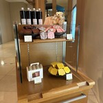 The Peninsula Boutique & Café - 