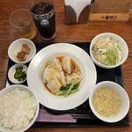 Kurama - ランチ:紅油水餃子定食　850円