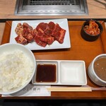 お肉屋さんのひとり焼肉 - 