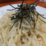 喜多屋 - 冷水で〆られた中太麺