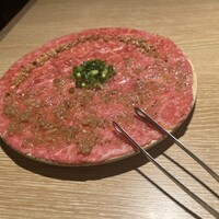 神楽坂焼肉 Kintan - サーロインユッケハーフ＆ハーフ